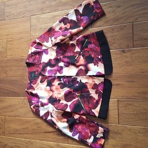 Guess Woman's Floral Short Jacket with Zipper Pockets Size S